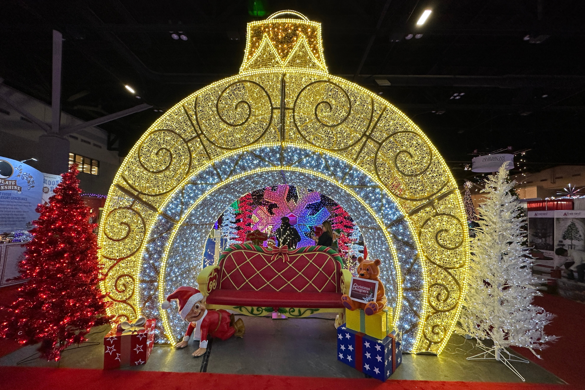 Commercial Holiday Lighting